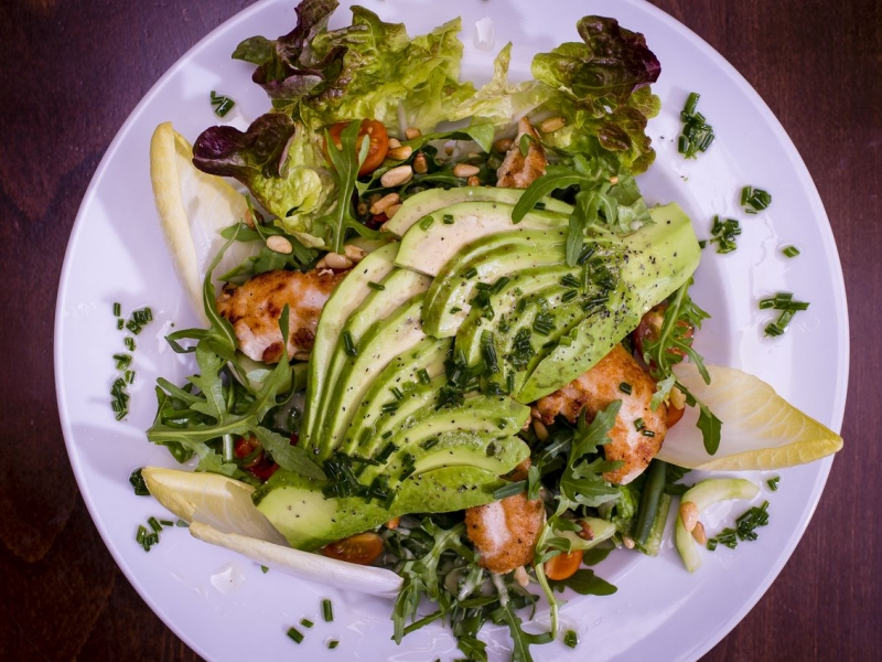 CHICKEN AVOCAT SALAD
